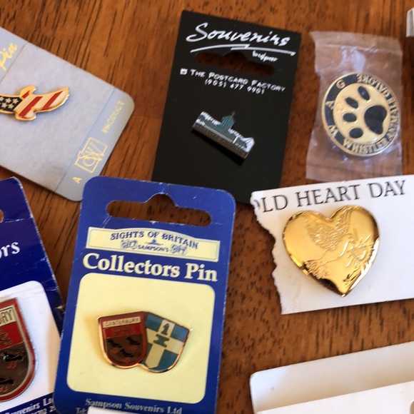 30 Collectable Pin Backs/ Badges - Picture 9 of 16